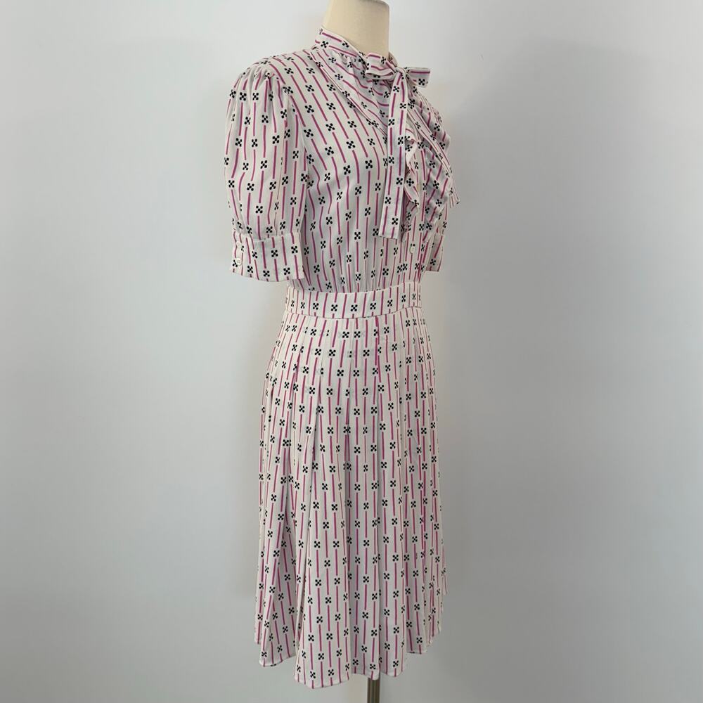 Prada Short-Sleeve Pleated Dress Knee-Length White Pink Striped Print 40 (US 4) - Picture 6 of 16
